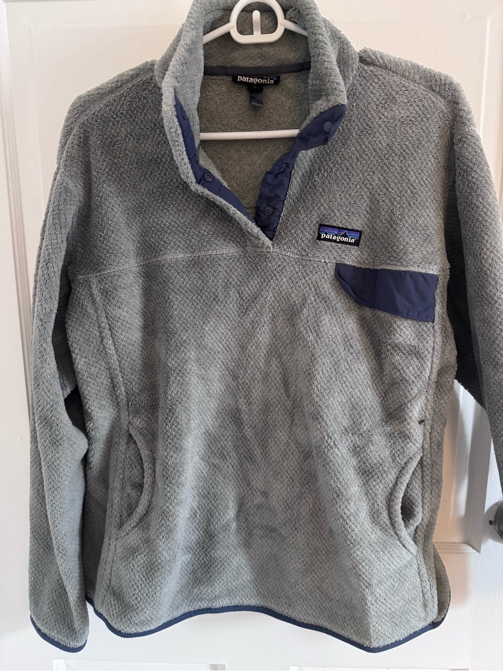 Patagonia Light Gray Fleece Snap Pullover with Navy Accents